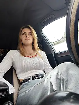 YOOUR EVAA online show from 02/22/26, 08:17