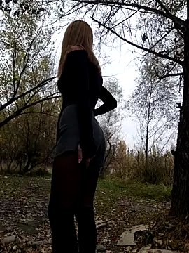 YOOUR EVAA online show from 10/12/25, 09:32