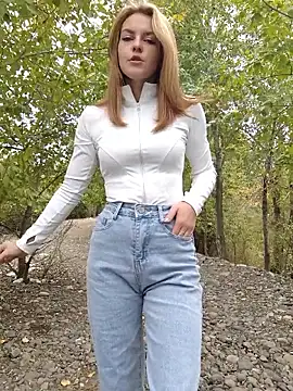 YOOUR EVAA online show from 09/16/25, 05:30