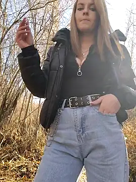 YOOUR EVAA online show from 11/08/25, 08:40