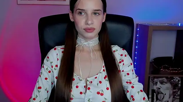 LuxMaya online show from 11/12/25, 07:45