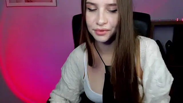 Snapshot of LuxMaya chatting on 06/16/26, 06:46 LuxMaya online show from 06/16/26, 06:46