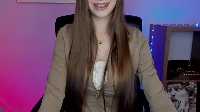 LuxMaya online show from 11/28/25, 07:41