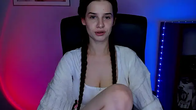 LuxMaya online show from 02/25/26, 07:30