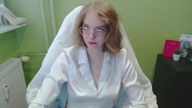 juicyPenny online show from 12/19/25, 07:44