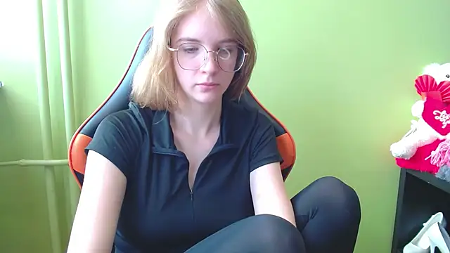juicyPenny online show from 04/21/26, 06:20