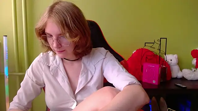 Snapshot of juicyPenny chatting on 06/20/26, 06:18 juicyPenny online show from 06/20/26, 06:18