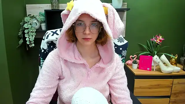 juicyPenny online show from 10/30/25, 07:17