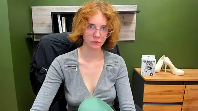 juicyPenny online show from 09/12/25, 06:24