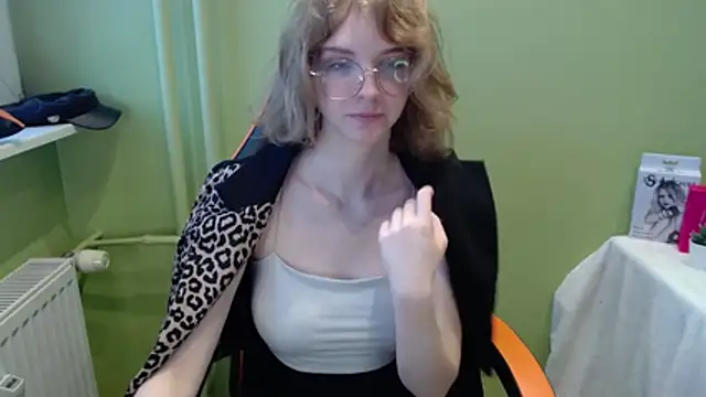 juicyPenny online show from 11/26/25, 07:41