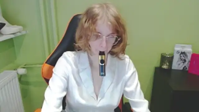 juicyPenny online show from 12/15/25, 07:47