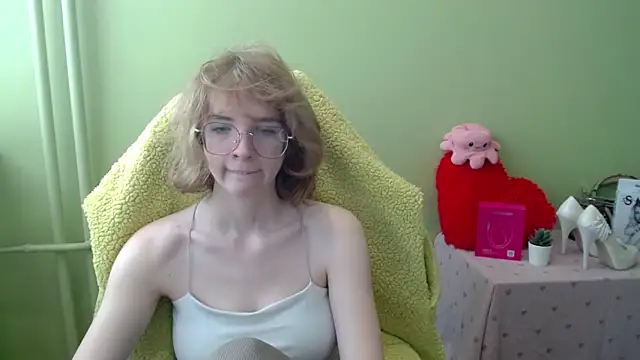 juicyPenny online show from 11/06/25, 07:34