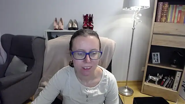 sweetxLizzy online show from 10/13/25, 04:47