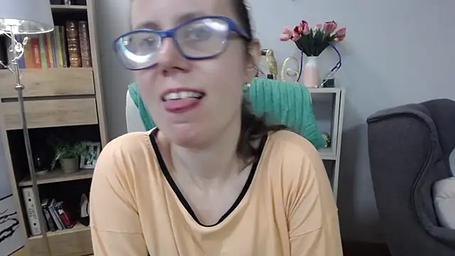 Snapshot of sweetxLizzy chatting on 05/22/26, 04:32 sweetxLizzy online show from 05/22/26, 04:32
