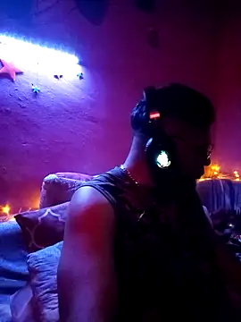 Snapshot of RandalHot chatting on 11/18/25, 07:11 RandalHot online show from 11/18/25, 07:11