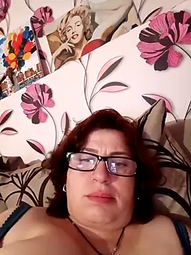 Darlene Eleanor online show from 10/17/25, 04:05