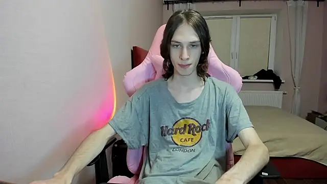 eleganc3 online show from 10/25/25, 07:03