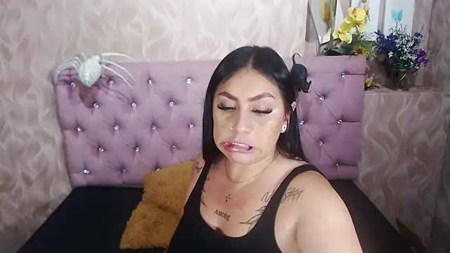 Naomi Braunx online show from 10/31/25, 12:51