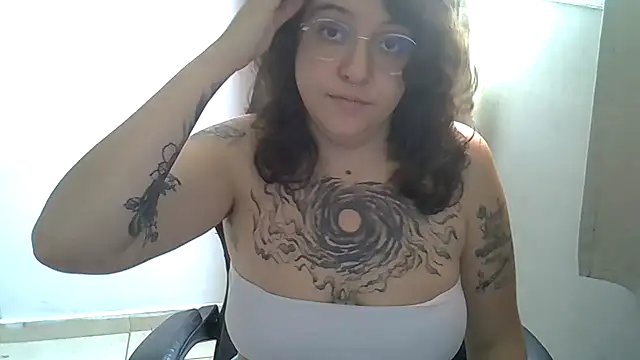 Blue Liz online show from 10/26/25, 02:50