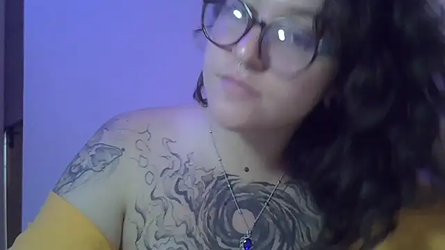 Snapshot of Blue_Liz chatting on 09/08/25, 03:11 Blue Liz online show from 09/08/25, 03:11