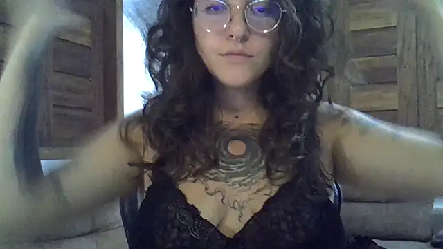 Snapshot of Blue_Liz chatting on 05/12/26, 08:26 Blue Liz online show from 05/12/26, 08:26