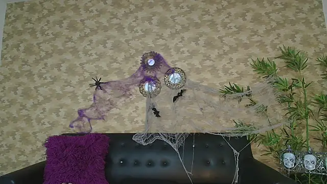 katspicy  online show from 10/18/25, 12:51