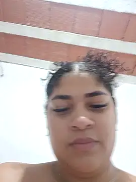 Snapshot of euseila98 chatting on 12/17/25, 01:54 euseila98 online show from 12/17/25, 01:54