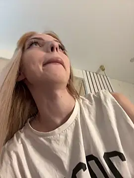 olivia soft online show from 04/18/26, 01:24