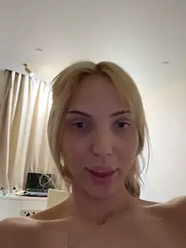 Snapshot of olivia_soft chatting on 06/09/26, 11:06 olivia soft online show from 06/09/26, 11:06