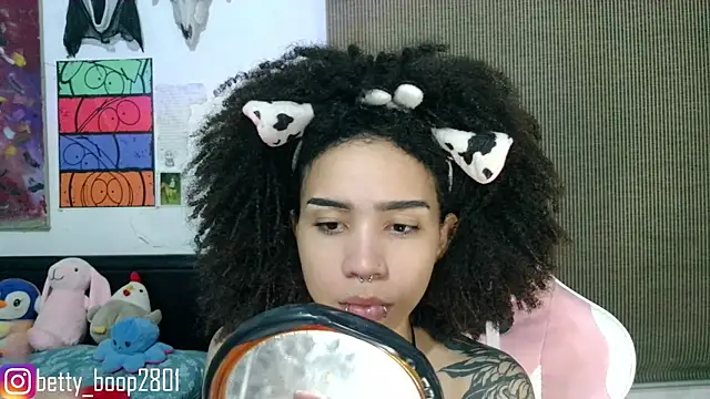 bettyboo2801 online show from 05/03/26, 04:39