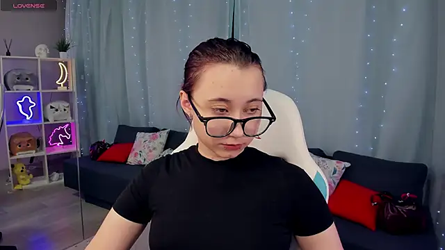 ClaraParks online show from 12/01/25, 07:04