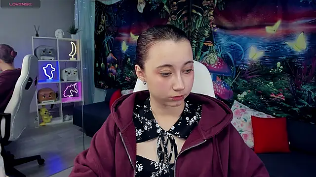 ClaraParks online show from 12/02/25, 08:21