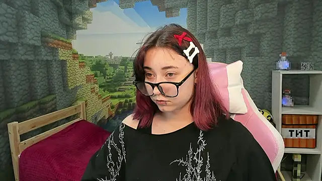 Snapshot of ClaraParks chatting on 02/12/26, 07:57 ClaraParks online show from 02/12/26, 07:57