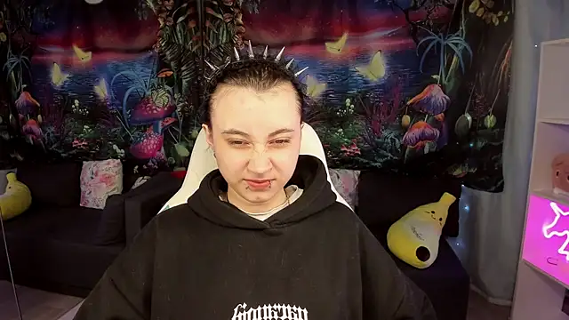 ClaraParks online show from 04/13/26, 06:34