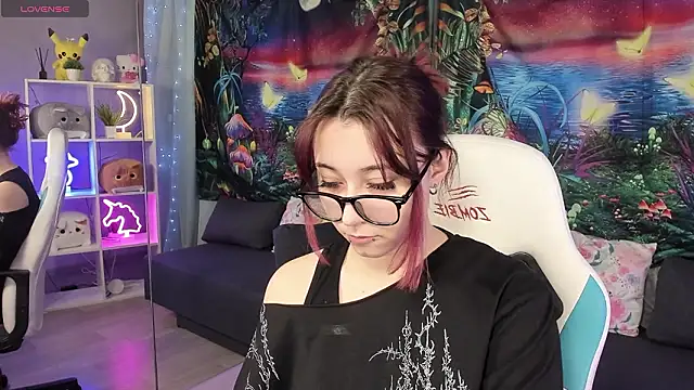 Snapshot of ClaraParks chatting on 03/03/26, 06:59 ClaraParks online show from 03/03/26, 06:59