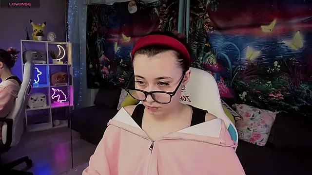 ClaraParks online show from 03/04/26, 07:10