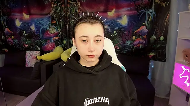 ClaraParks online show from 04/10/26, 07:21