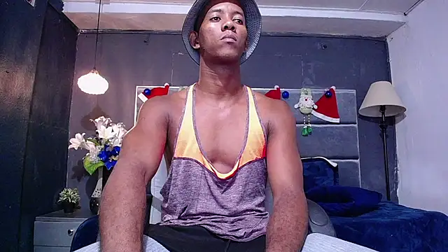 Snapshot of blackbignude chatting on 12/05/25, 01:27 blackbignude online show from 12/05/25, 01:27