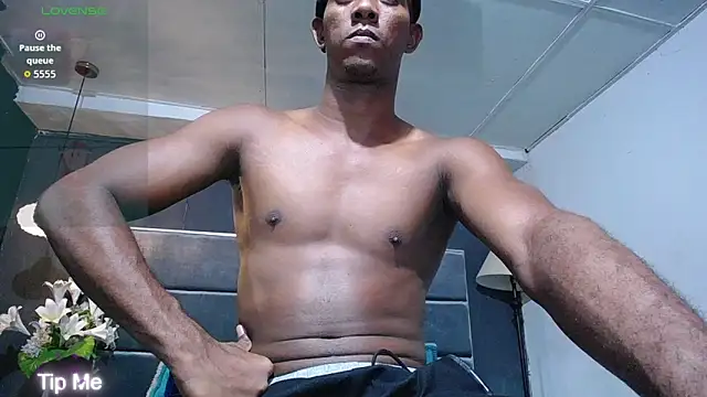 Snapshot of blackbignude chatting on 11/20/25, 01:39 blackbignude online show from 11/20/25, 01:39