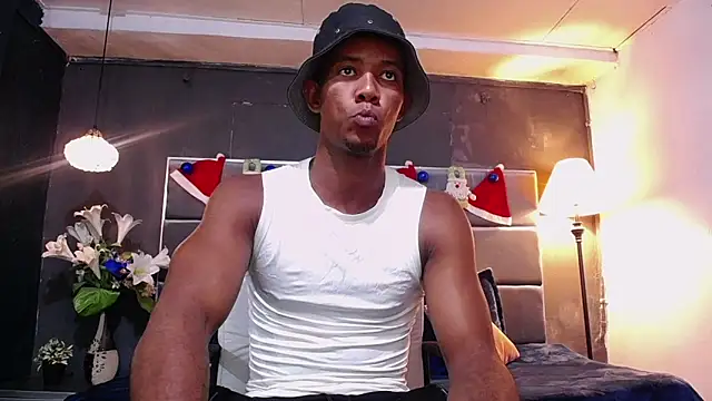 Snapshot of blackbignude chatting on 12/20/25, 01:19 blackbignude online show from 12/20/25, 01:19