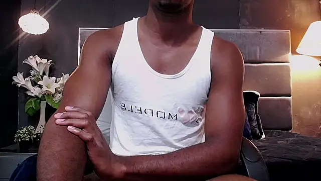 Snapshot of blackbignude chatting on 10/24/25, 01:48 blackbignude online show from 10/24/25, 01:48