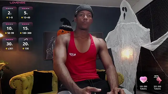 Snapshot of blackbignude chatting on 11/02/25, 01:32 blackbignude online show from 11/02/25, 01:32