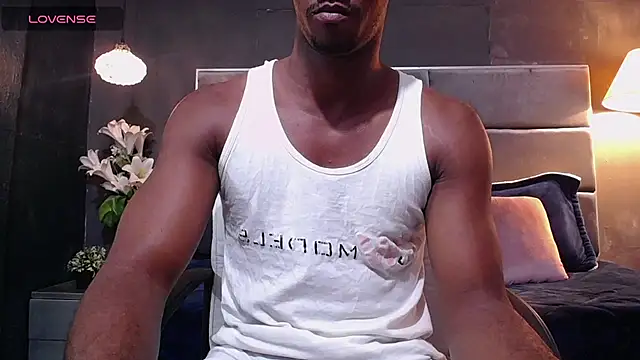 Snapshot of blackbignude chatting on 10/15/25, 01:37 blackbignude online show from 10/15/25, 01:37