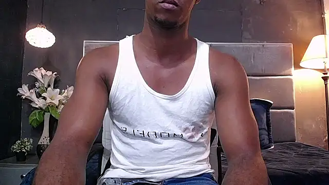 Snapshot of blackbignude chatting on 10/18/25, 01:29 blackbignude online show from 10/18/25, 01:29