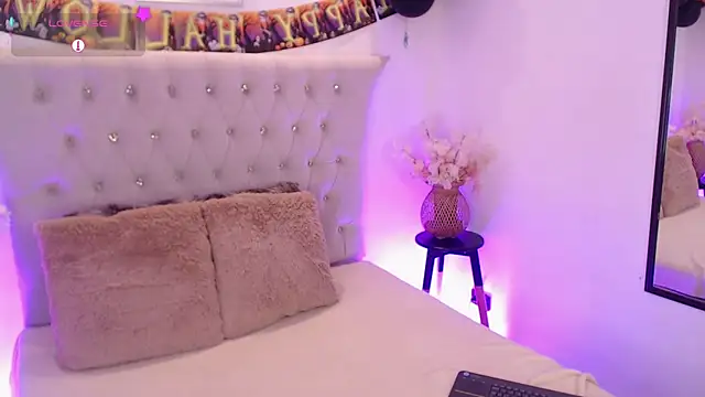 Dulcey  online show from 10/20/25, 04:14