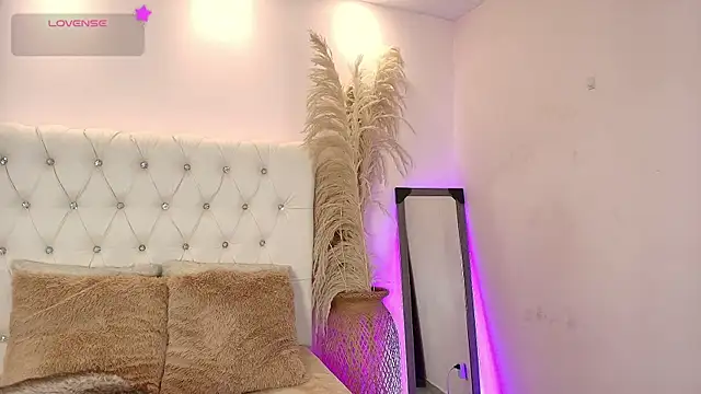 Dulcey  online show from 11/05/25, 09:34