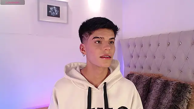 Dulcey  online show from 11/08/25, 04:49