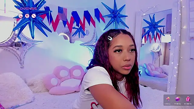 Snapshot of _Zahara_ chatting on 07/15/26, 12:17 Zahara online show from 07/15/26, 12:17
