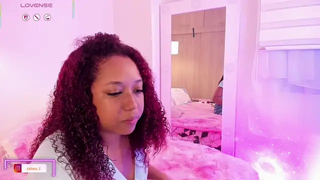 Snapshot of _Zahara_ chatting on 11/29/25, 12:22 Zahara online show from 11/29/25, 12:22