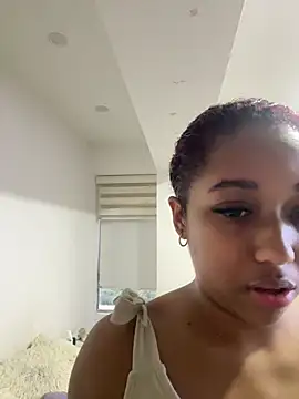  Zahara  online show from 05/08/26, 10:57